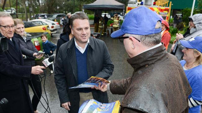 Ousted Mayo MP Jamie Briggs arrives at a polling booth in Hills town of Stirling to vote. Pic: AAP