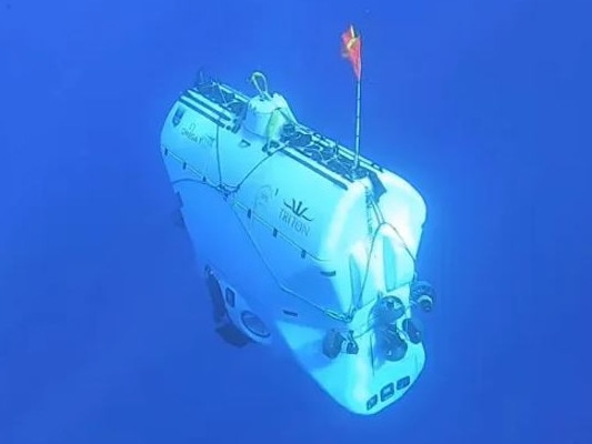 The pair will be traveling to the wreck in a $20 million luxury two-person submersible, the Triton 4000/2 Abyssal Explorer, designed by Lahey. Picture: Triton Submarines
