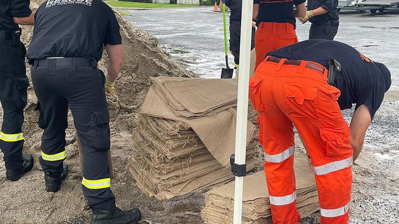 Why man made threats with shovel at cyclone sandbag station