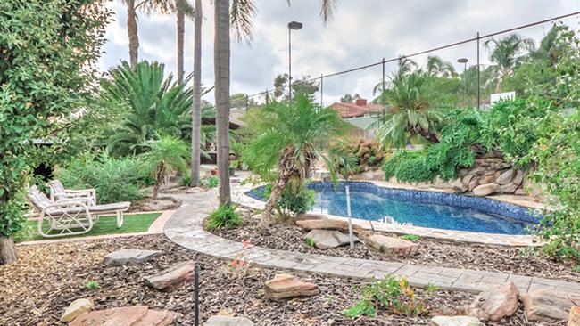 11 Seville Ave, Gulfview Heights