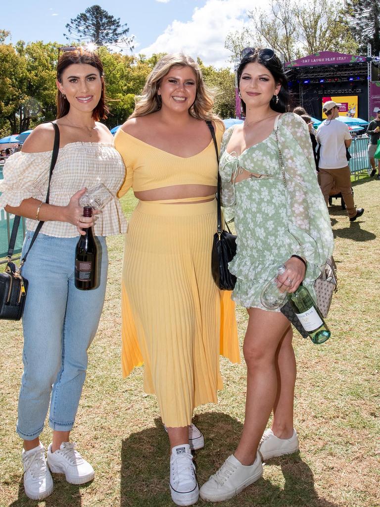 Brooke Keogh, Dale Wheeler, Phoebe Young. Festival of Food and Wine, Queens Park, Toowoomba Carnival of Flowers. Saturday September 10, 2022 Picture: Bev Lacey