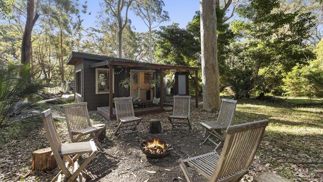 This one-bedroom shed in South Durras changed hands for $805,000.