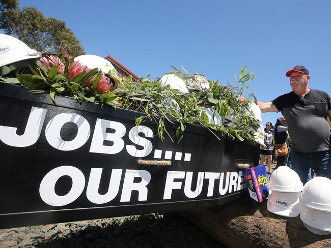 Timber workers rally, Morwell,    Picture Yuri Kouzmin