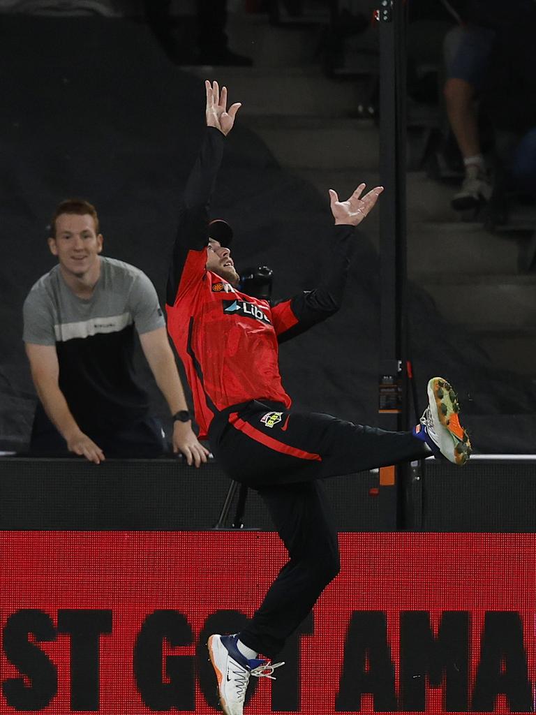 Mackenzie Harvey slips while trying to take a catch on the boundary. Picture: Daniel Pockett/Getty Images.