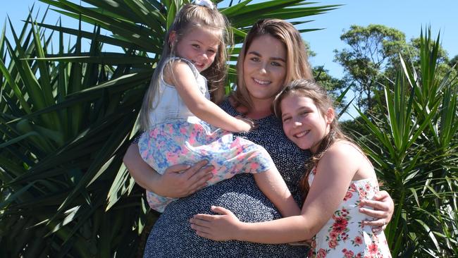 Mya Lorensen, 3, Jessica Lorensen 33 weeks pregnant and Ellie Lorensen, 12. Photo: Bec Singh