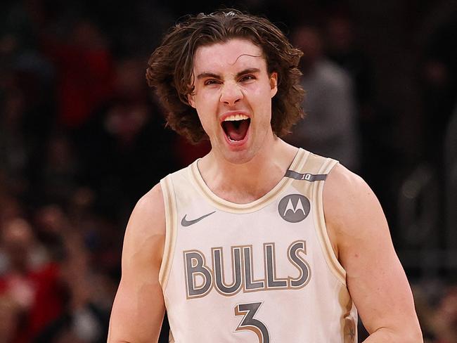 CHICAGO, ILLINOIS - DECEMBER 28: Josh Giddey #3 of the Chicago Bulls celebrates a basket against the Milwaukee Bucks during the second half at the United Center on December 28, 2024 in Chicago, Illinois. NOTE TO USER: User expressly acknowledges and agrees that, by downloading and or using this photograph, User is consenting to the terms and conditions of the Getty Images License Agreement.   Michael Reaves/Getty Images/AFP (Photo by Michael Reaves / GETTY IMAGES NORTH AMERICA / Getty Images via AFP)