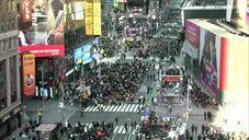 US NY:    Crowds Gather Early in Times Square Ahead of New Year's Eve Ball Drop   December 31