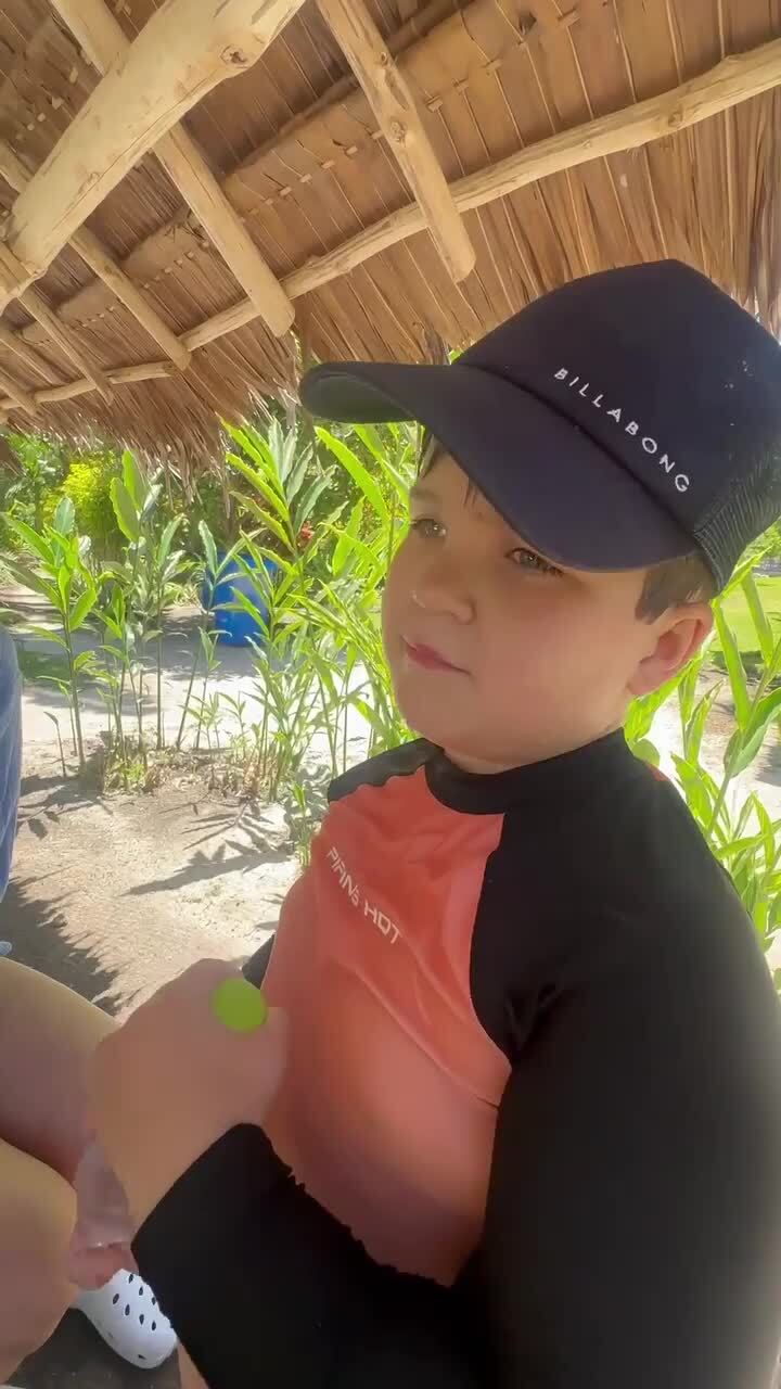 Queensland boy describes terrifying moment when earthquake hits Vanuatu trip