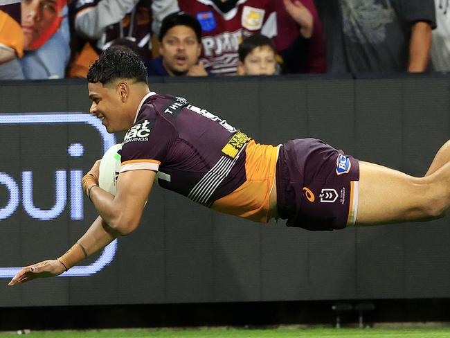 Selwyn Cobb scores during the NRL Finals week 1 between the Brisbane Broncos and the Melbourne Storm at Suncorp Stadium in Brisbane. Pics Adam Head