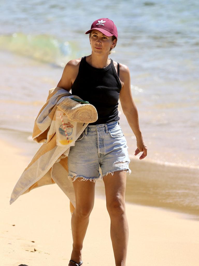 Bec Hewitt buys a sundress at Surf Dive 'N' Ski at Brisbane