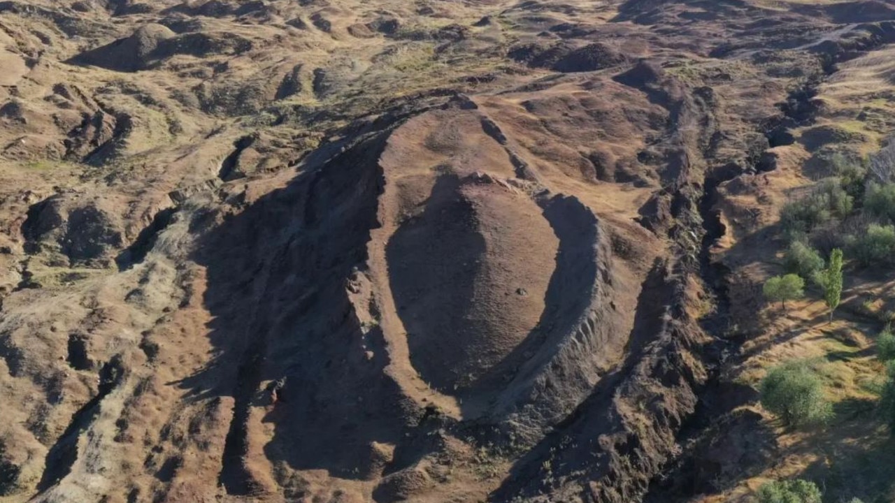 This formation has interested experts for decades due to its ship-like shape and dimensions, similar to the biblical description of Noah’s Ark and Mount Ararat’s mention in religious texts. Picture: NoahsArkScans/Facebook