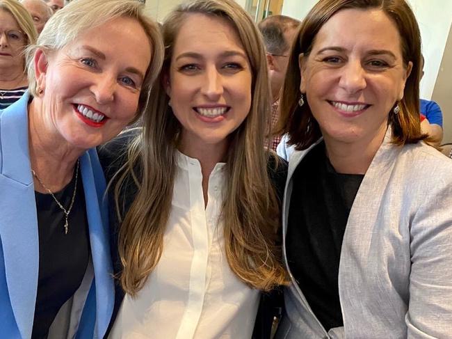 Laura Gerber (centre) with Ros Bates (left) and Deb Frecklington (right) after winning Currumbin.