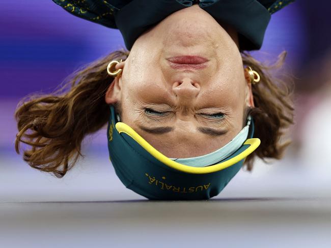 TOPSHOT - Australia's Rachael Gunn, known as Raygun competes in the Women's Breaking dance Round robin of the Paris 2024 Olympic Games at La Concorde in Paris, on August 9, 2024. (Photo by Odd ANDERSEN / AFP)