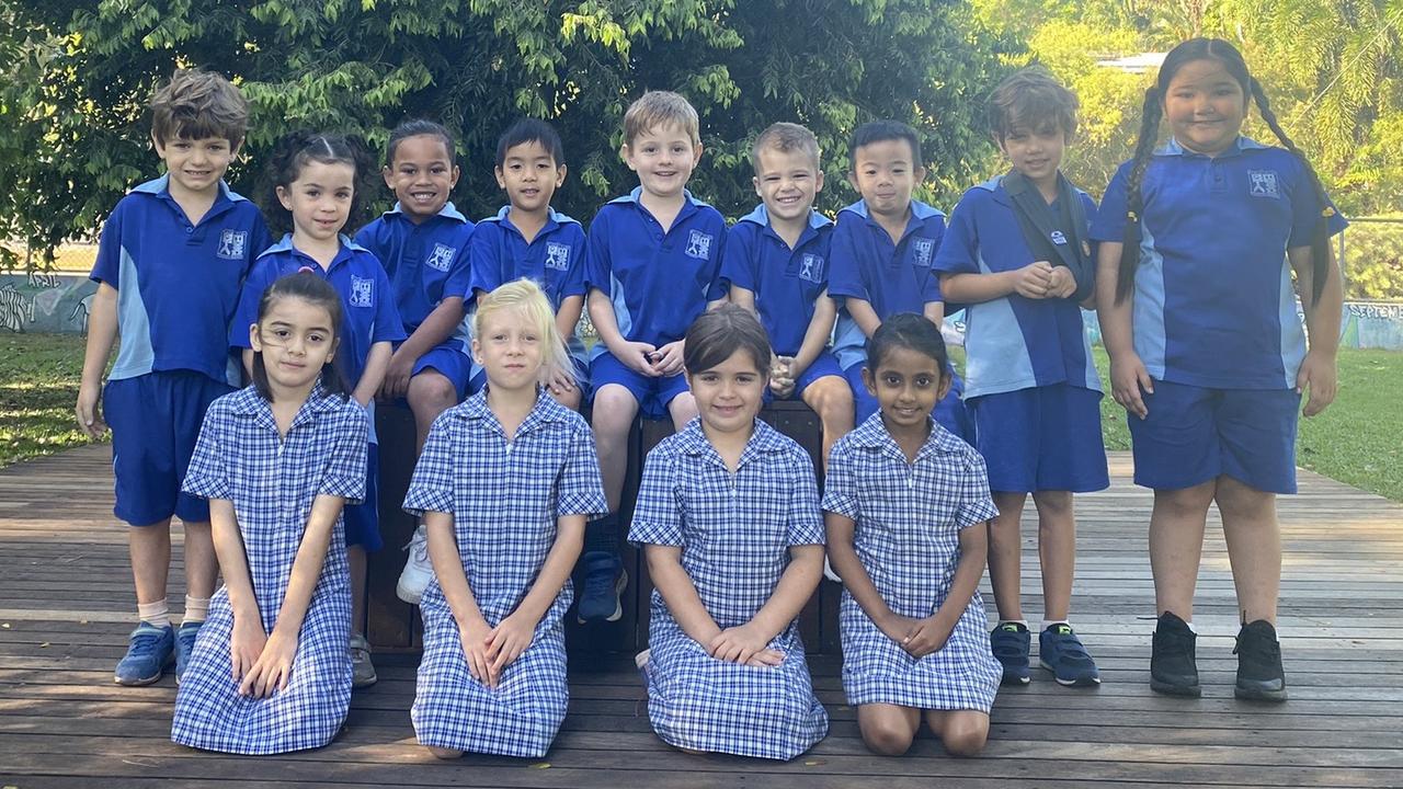 STUART PARK PRIMARY SCHOOL Transition Sara BACK ROW (L-R): Noam, Djamila, Malakai, Destin, Ollie, Drossos, Henry, Ewan, Subira. FRONT ROW (L-R): Caitlin, Maya, Ayah, Enuki