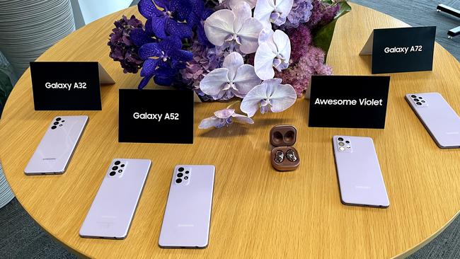 The three Samsung 2021 A-series smartphone models: A32, A52 and A72.