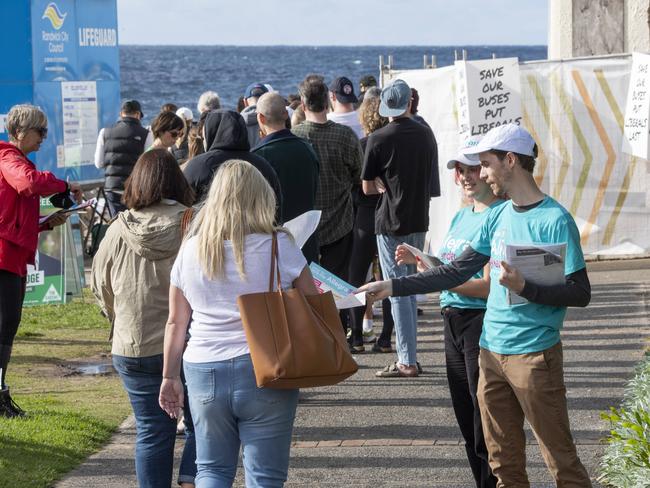 SYDNEY, AUSTRALIA.  NewsWire Photos. MAY 21 2022People pictured lining up to vote at  Clovelly  Surf Life Saving ClubPicture: NCA NewsWire / Monique Harmer