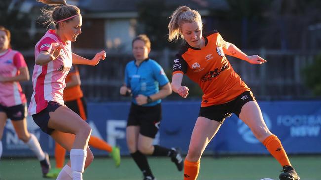 Action shot from the 2019 NPL NSW Women's elimination final between Blacktown Spartans and Illawarra Stingrays. Picture: Jeremy Ng/Football NSW