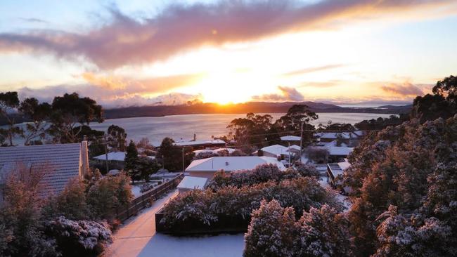 Mount Nelson photo by Ian Lim