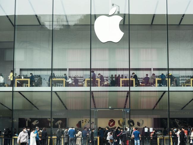 Apple stores are closing as the coronavirus spreads.