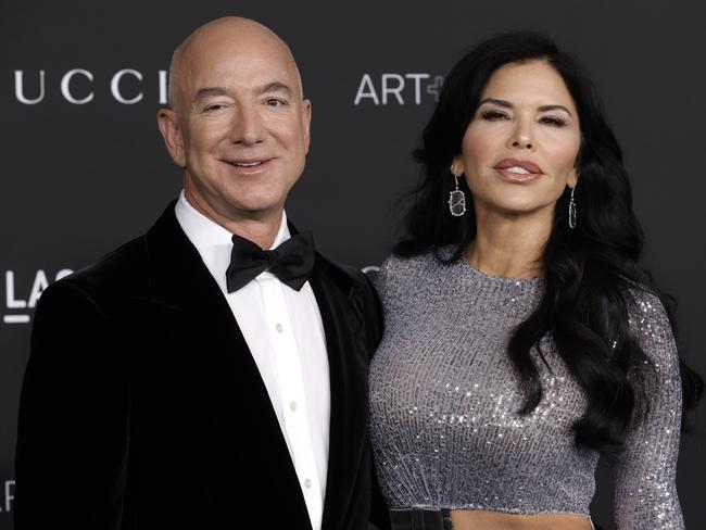 LOS ANGELES, CALIFORNIA - NOVEMBER 06: Jeff Bezos and Lauren Sanchez attends 2021 LACMA's Art+Film 10th Annual Gala at Los Angeles County Museum of Art on November 06, 2021 in Los Angeles, California. (Photo by Frazer Harrison/Getty Images)