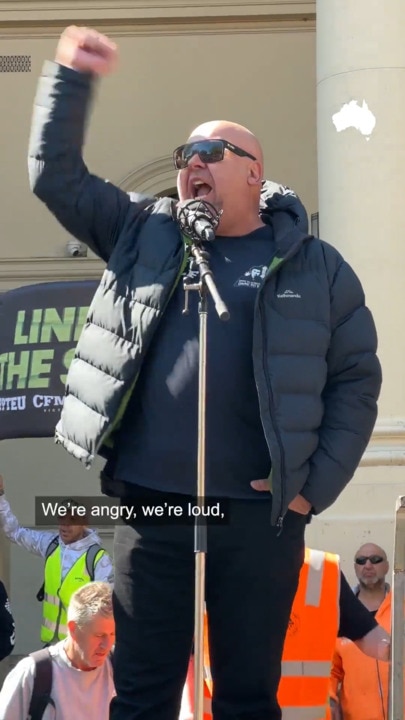 Tens of thousands of CFMEU supporters flood Melbourne