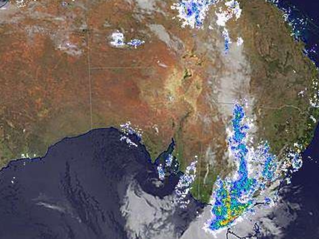 Despite the heat in NSW, rain, thunderstorms and heavy fog continues in Victoria. Picture: Bureau of Meteorology