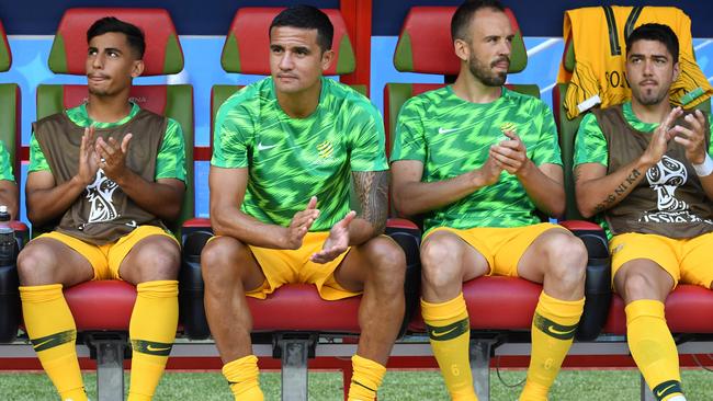 Australia's forward Tim Cahill (2nd-R) cheers for his teammates during the Russia 2018 World Cup Group C football match between France and Australia at the Kazan Arena in Kazan on June 16, 2018. / AFP PHOTO / Kirill KUDRYAVTSEV / RESTRICTED TO EDITORIAL USE - NO MOBILE PUSH ALERTS/DOWNLOADS