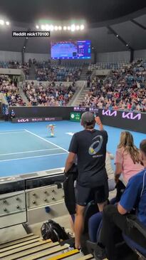 De Minaur races to watch girlfriend win