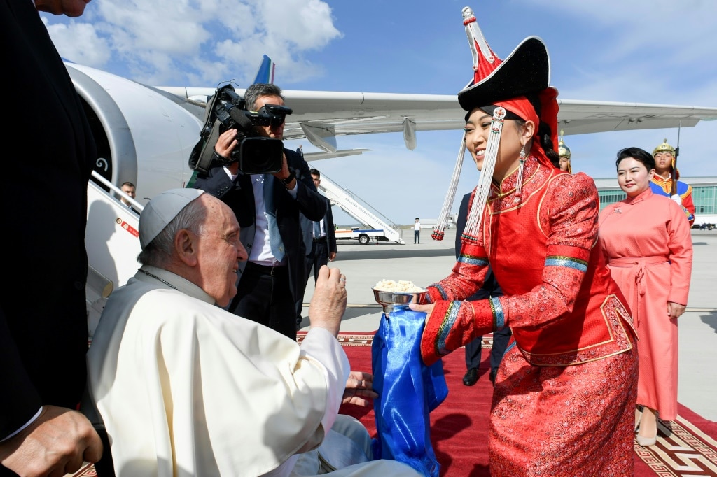 Papież z zadowoleniem przyjmuje wizytę Mongolii i kieruje do Chin przesłanie „jedności i pokoju”.