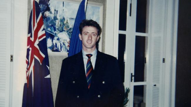 Peter Price becomes an Australia citizen at Woollahra Council in 1990.