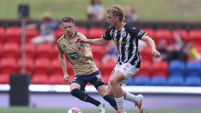 NEWCASTLE, AUSTRALIA - JANUARY 12: Jed Drew of Macarthur FC with the ball during the round 13 A-League Men match between Newcastle Jets and Macarthur FC at McDonald Jones Stadium, on January 12, 2025, in Newcastle, Australia. (Photo by Scott Gardiner/Getty Images)