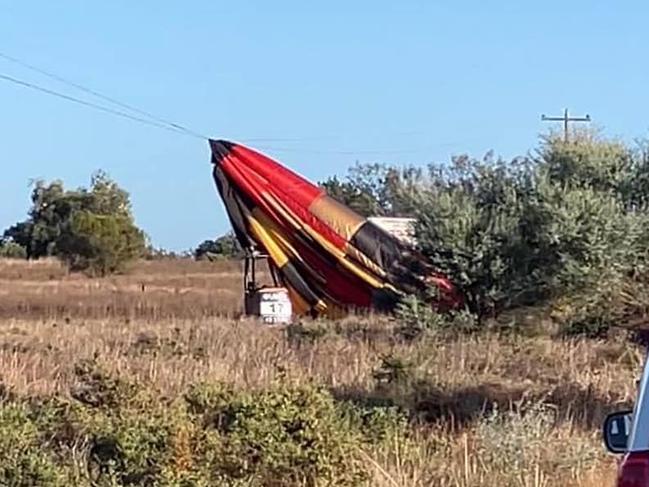 Hot air balloon crashes into power lines