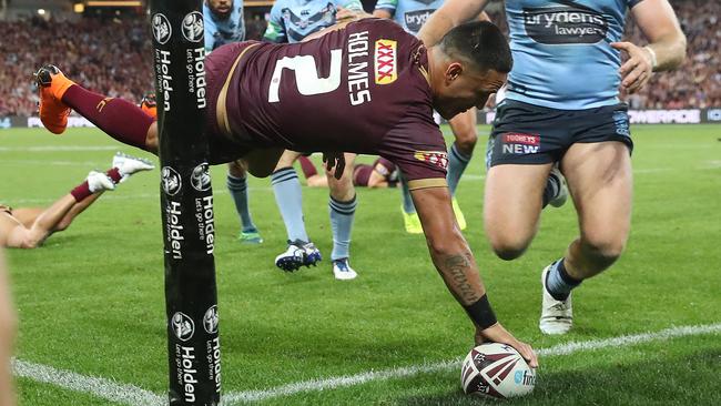 Valentine Holmes scoring a try for Queensland. Pic: Peter Wallis.