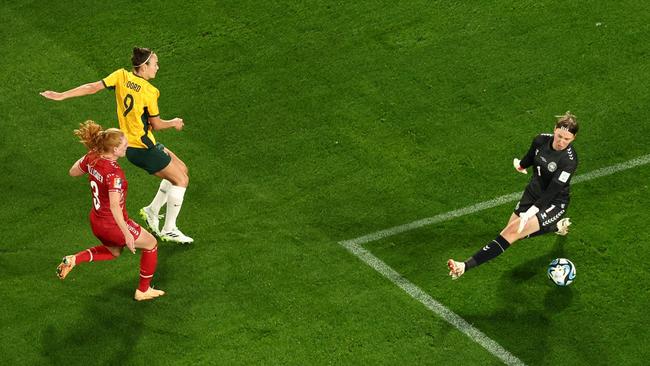 Caitlin Foord puts Australia ahead. Photo by DAVID GRAY / AFP.