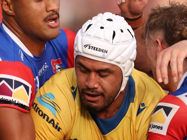 NEWCASTLE, AUSTRALIA - FEBRUARY 14: Ryley Smith of the Eels looses the ballin during a tackle during the 2025 NRL Pre-Season Challenge match between Newcastle Knights and Parramatta Eels at McDonald Jones Stadium on February 14, 2025 in Newcastle, Australia. (Photo by Scott Gardiner/Getty Images)