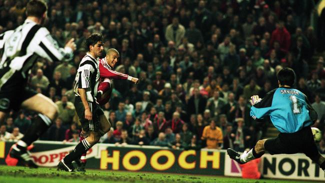 Stan Collymore scores Liverpool's winner against Newcastle