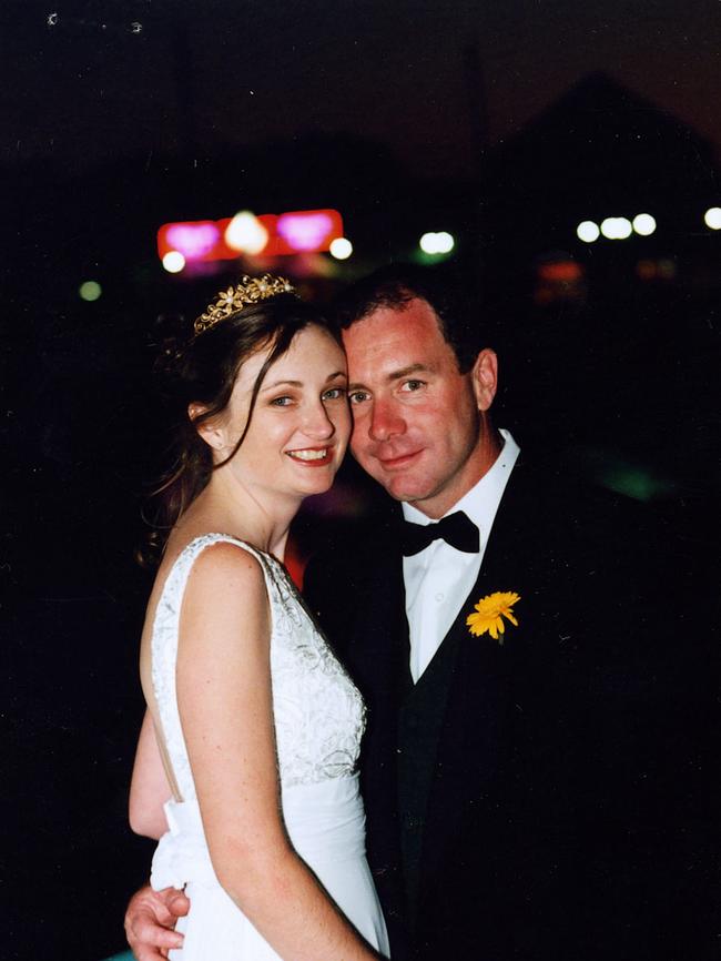 Angela Mason and David Johnson were married on November 26, 2000.