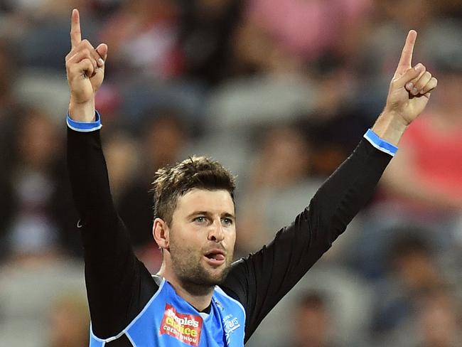 Liam O'Connor of the Strikers reacts after dismissing Tom Cooper of the Renegades during the Big Bash League (BBL) match between Melbourne Renegades and the Adelaide Strikers at GMHBA Stadium in Melbourne, Thursday, January 3, 2019. (AAP Image/Julian Smith) NO ARCHIVING, EDITORIAL USE ONLY, IMAGES TO BE USED FOR NEWS REPORTING PURPOSES ONLY, NO COMMERCIAL USE WHATSOEVER, NO USE IN BOOKS WITHOUT PRIOR WRITTEN CONSENT FROM AAP