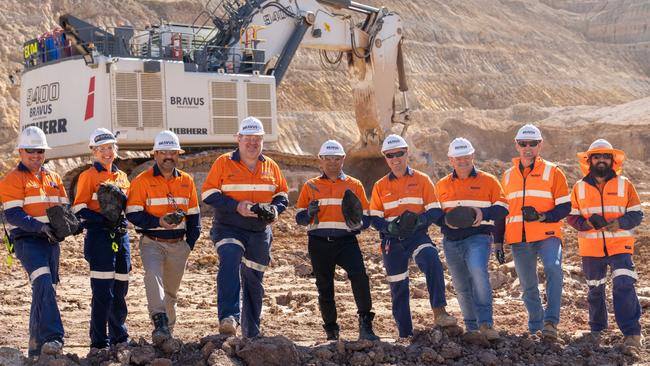 Part of the Bravus Mining and Resources team at its Carmichael Project.