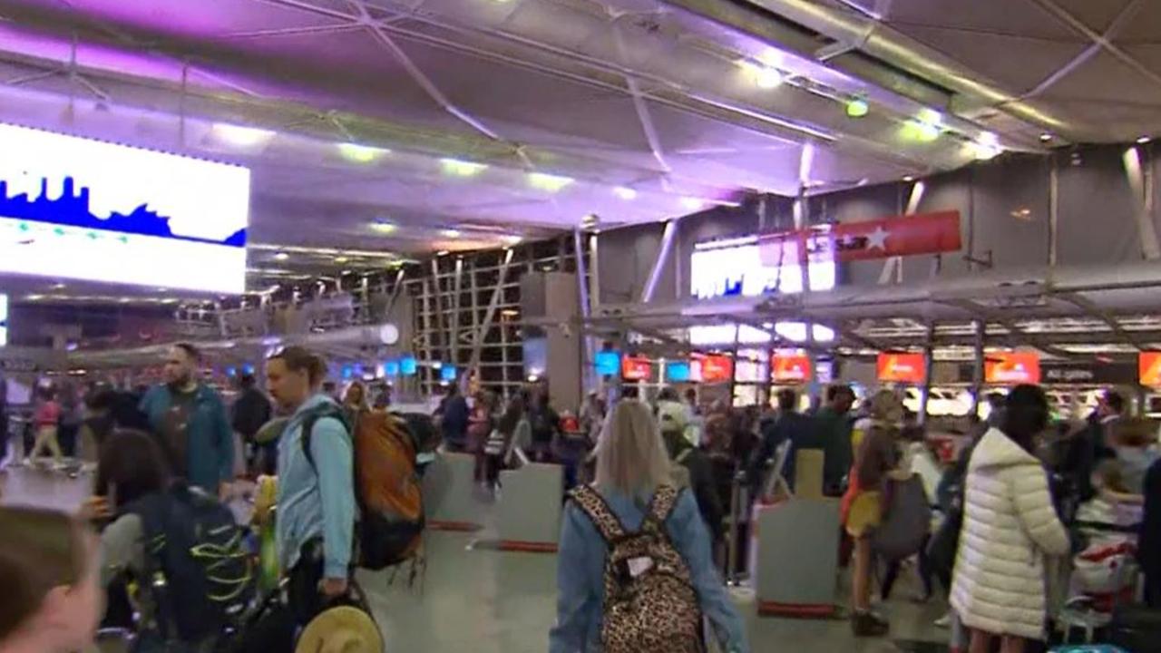 Sydney Airport: Massive queues at airports, roads for Easter weekend ...