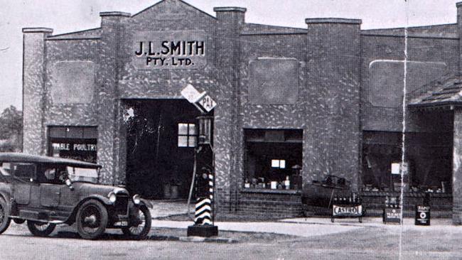 The Centre Rd garage, 1935.