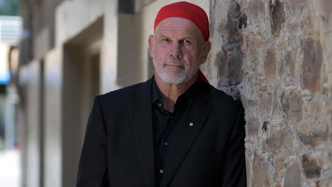 BYLINE: LUKE BOWDEN: Peter Fitzsimons is the new convenor of the Australian Republican Movement and is speaking at a lunch for the Tassie ARM branch today.