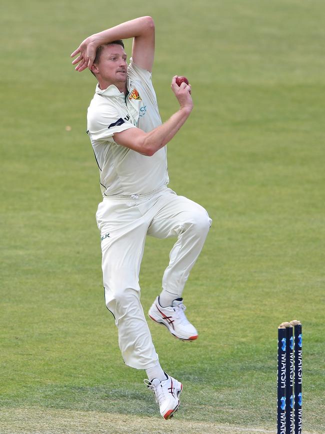 Jackson Bird of the Tigers comes into bowl during day three of the Sheffield Shield match between Tasmania and New South Wales at Blundstone Arena on March 22. (Photo by Steve Bell/Getty Images)