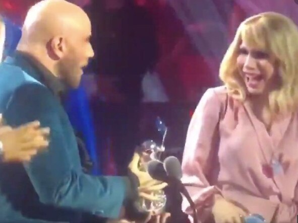Travolta’s awkward on-stage VMAs gaffe