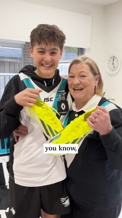 "I'm very grateful" Young Port fan wins Jason Horne-Francis' boots