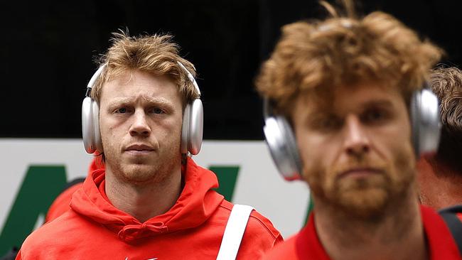 Callum Mills, Dane Rampe and the Sydney Swans arrive into Melbourne on September 26, 2024 ahead of the AFL Grand Final this week against the Brisbane Lions at the MCG. Photo by Phil Hillyard(Image Supplied for Editorial Use only - **NO ON SALES** - Â©Phil Hillyard )