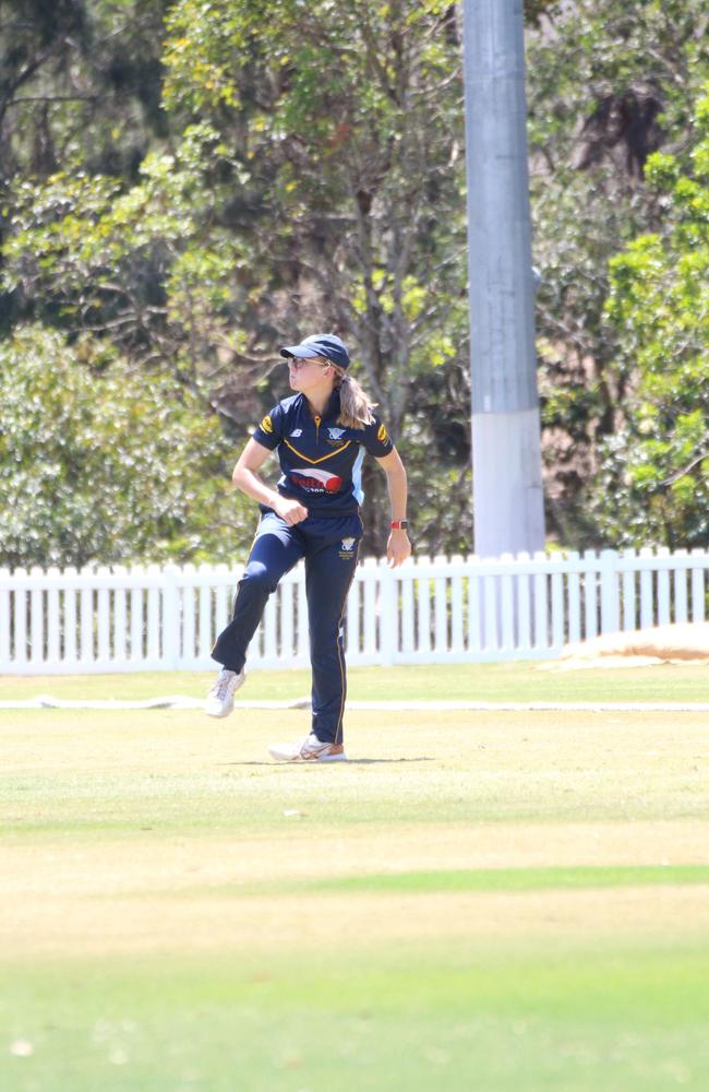 Katherine Raymont Shield T20 action.