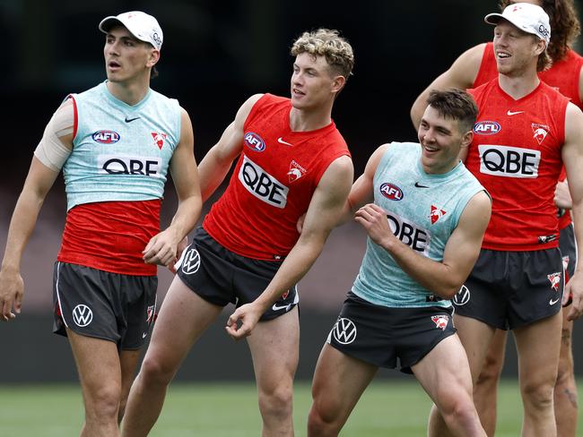 Justin McInerney, Chad Warner, Errol Gulden and Callum Mills during Sydney Swans training at the SCG on 15th September, 2022 ahead of this weeks Preliminary Final against Collingwood. Photo by Phil Hillyard(Image Supplied for Editorial Use only - **NO ON SALES** - Â©Phil Hillyard )