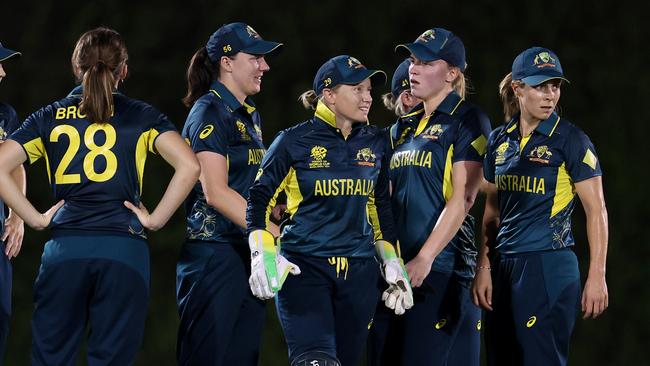 DUBAI, UNITED ARAB EMIRATES - SEPTEMBER 29: Players of Australia celebrates the wicket of Maia Boucher of England during the ICC Women's T20 World Cup 2024 warm-up match between Australia and England at ICC Academy on September 29, 2024 in Dubai, United Arab Emirates.  (Photo by Francois Nel-ICC/ICC via Getty Images)