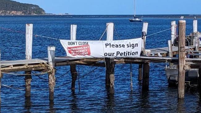 Signs for the petition can be found around Batemans Bay.